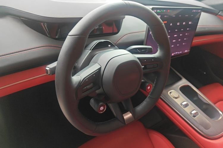 Used Xiaomi Auto SU7 2024 Rear-Drive Ultra-Long Range Advanced Pro-Level Intelligent Driving Version Center Console