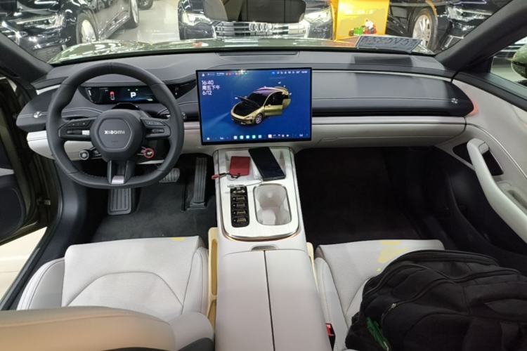 Used Xiaomi Auto SU7 2024 Rear-Drive Ultra-Long Range Advanced Pro-Level Intelligent Driving Version Center Console