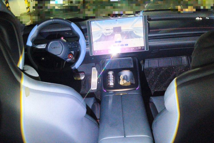Used Xiaomi Auto SU7 2024 Four-Wheel Drive Ultra-Long Range Advanced Intelligent Driving Max Edition Center Console