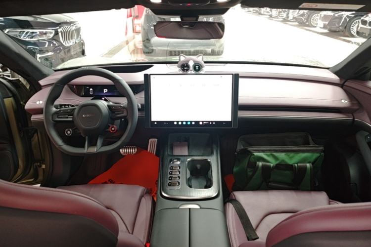 Used Xiaomi Auto SU7 2024 Four-Wheel Drive Ultra-Long Range Advanced Intelligent Driving Max Edition Center Console