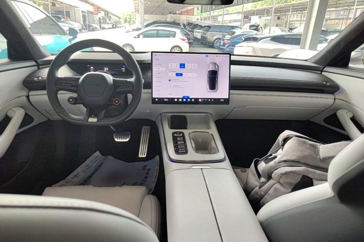 Used Xiaomi Auto SU7 2024 Four-Wheel Drive Ultra-Long Range Advanced Intelligent Driving Max Edition Center Console