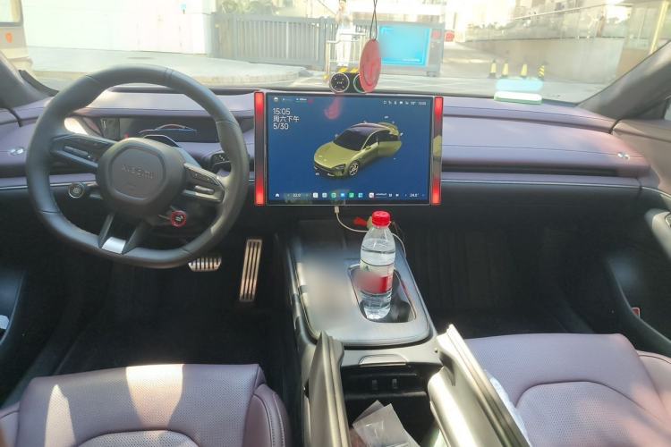 Used Xiaomi Auto SU7 2024 Four-Wheel Drive Ultra-Long Range Advanced Intelligent Driving Max Edition Center Console