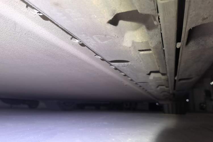 Used Xiaomi Auto SU7 2024 Four-Wheel Drive Ultra-Long Range Advanced Intelligent Driving Max Edition Chassis Front Left