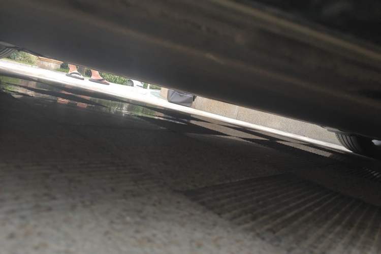 Used Xiaomi Auto SU7 2024 Four-Wheel Drive Ultra-Long Range Advanced Intelligent Driving Max Edition Chassis Front Left