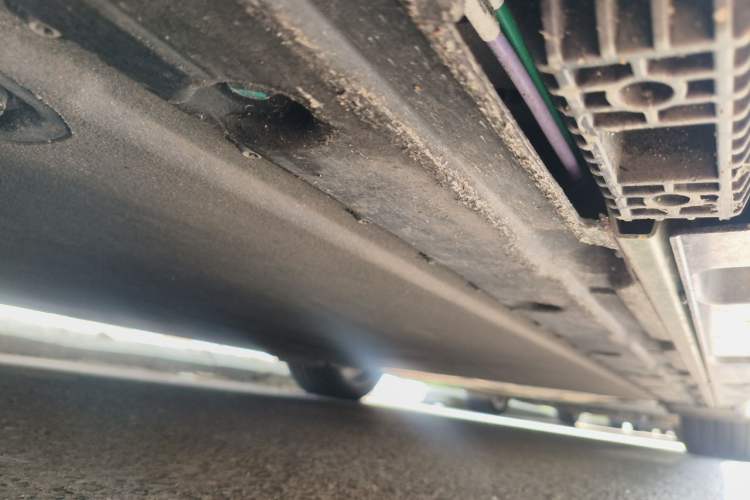 Used Xiaomi Auto SU7 2024 Four-Wheel Drive Ultra-Long Range Advanced Intelligent Driving Max Edition Chassis Front Left