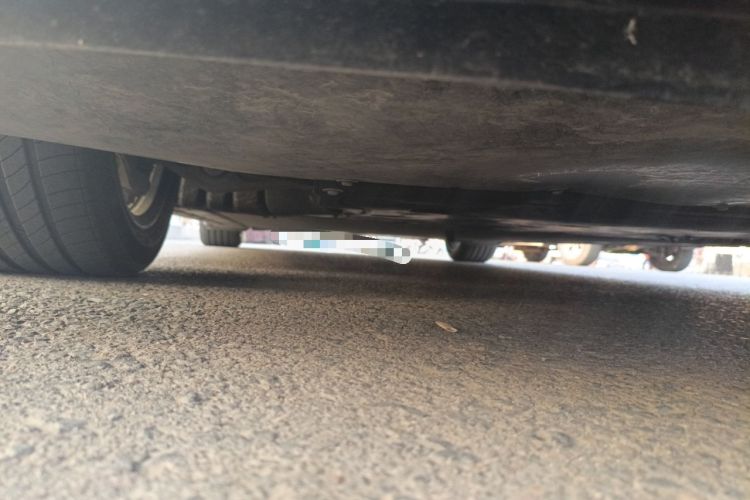 Used Xiaomi Auto SU7 2024 Four-Wheel Drive Ultra-Long Range Advanced Intelligent Driving Max Edition Chassis Front Right