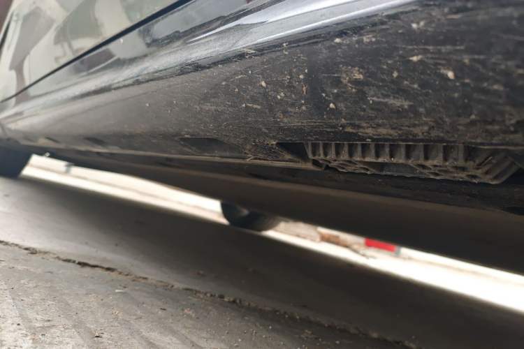 Used Xiaomi Auto SU7 2024 Four-Wheel Drive Ultra-Long Range Advanced Intelligent Driving Max Edition Chassis Front Right