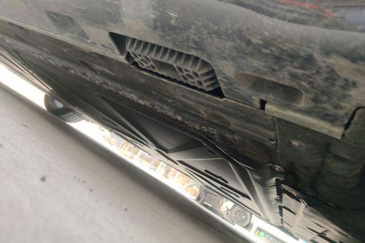 Used Xiaomi Auto SU7 2024 Rear-Drive Long-Range Intelligent Driving Version Chassis Front Right