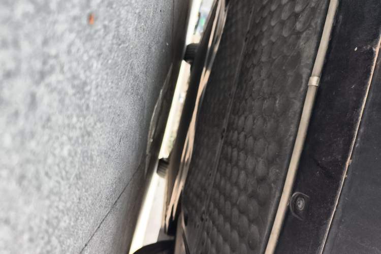 Used Xiaomi Auto SU7 2024 Four-Wheel Drive Ultra-Long Range Advanced Intelligent Driving Max Edition Chassis Rear