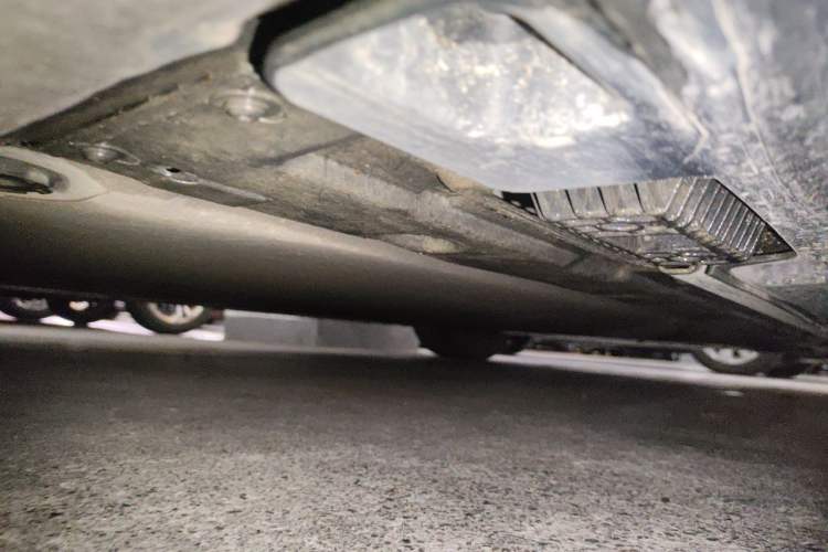 Used Xiaomi Auto SU7 2024 Rear-Drive Ultra-Long Range Advanced Pro-Level Intelligent Driving Version Chassis Rear Right
