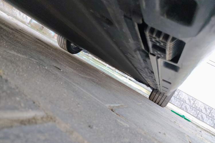 Used Xiaomi Auto SU7 2024 Rear-Drive Ultra-Long Range Advanced Pro-Level Intelligent Driving Version Chassis Rear Right