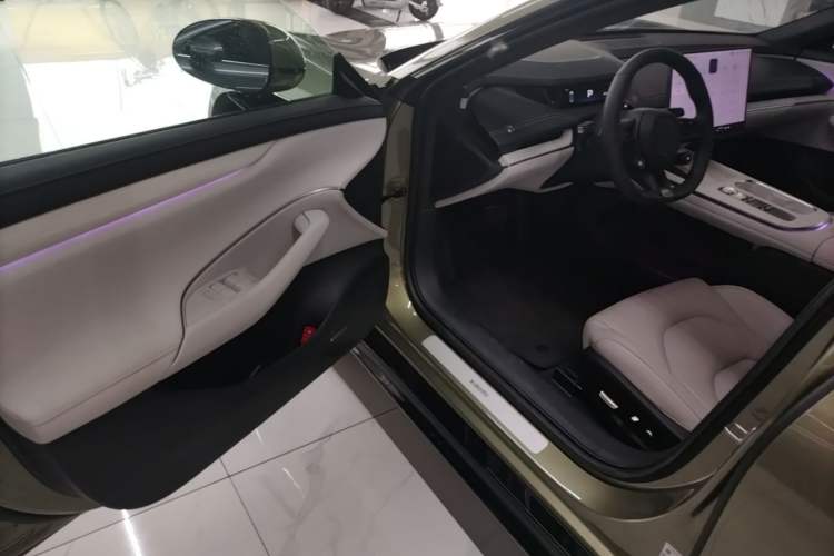 Used Xiaomi Auto SU7 2024 Rear-Drive Ultra-Long Range Advanced Pro-Level Intelligent Driving Version Driver Seat