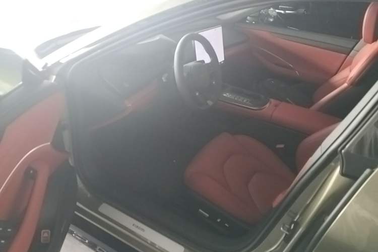 Used Xiaomi Auto SU7 2024 Rear-Drive Long-Range Intelligent Driving Version Driver Seat
