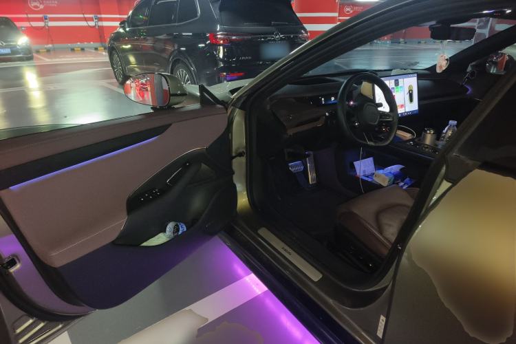 Used Xiaomi Auto SU7 2024 Four-Wheel Drive Ultra-Long Range Advanced Intelligent Driving Max Edition Driver Seat