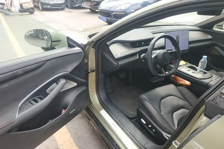 Used Xiaomi Auto SU7 2024 Rear-Drive Long-Range Intelligent Driving Version Driver Seat