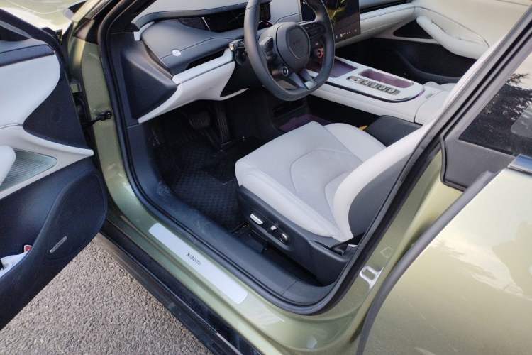 Used Xiaomi Auto SU7 2024 Rear-Drive Ultra-Long Range Advanced Pro-Level Intelligent Driving Version Driver Seat