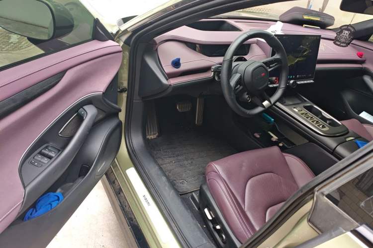 Used Xiaomi Auto SU7 2024 Four-Wheel Drive Ultra-Long Range Advanced Intelligent Driving Max Edition Driver Seat