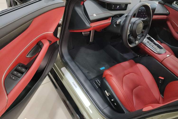 Used Xiaomi Auto SU7 2024 Four-Wheel Drive Ultra-Long Range Advanced Intelligent Driving Max Edition Driver Seat