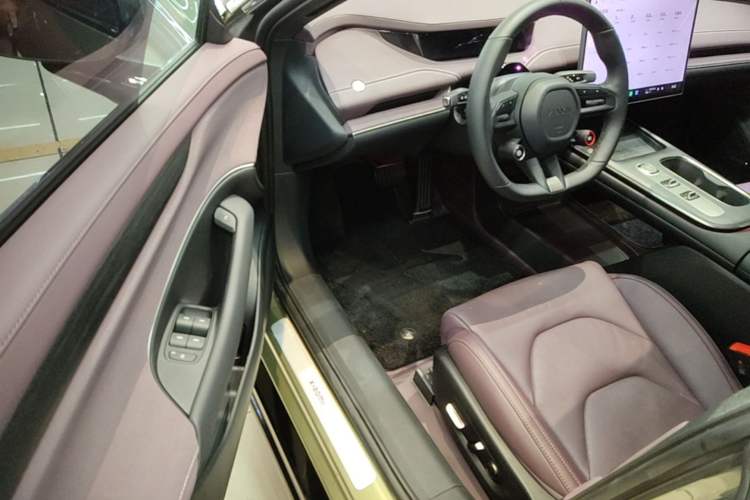 Used Xiaomi Auto SU7 2024 Rear-Drive Long-Range Intelligent Driving Version Driver Seat