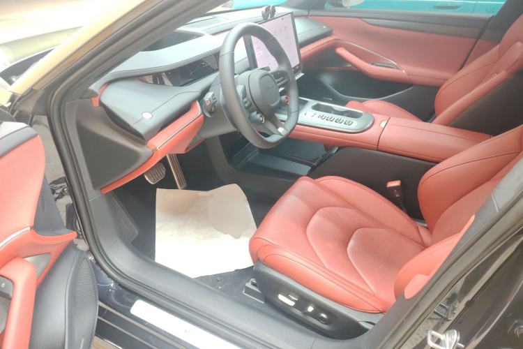 Used Xiaomi Auto SU7 2024 Four-Wheel Drive Ultra-Long Range Advanced Intelligent Driving Max Edition Driver Seat