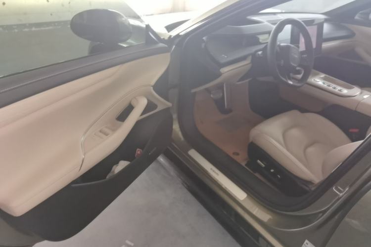 Used Xiaomi Auto SU7 2024 Four-Wheel Drive Ultra-Long Range Advanced Intelligent Driving Max Edition Driver Seat