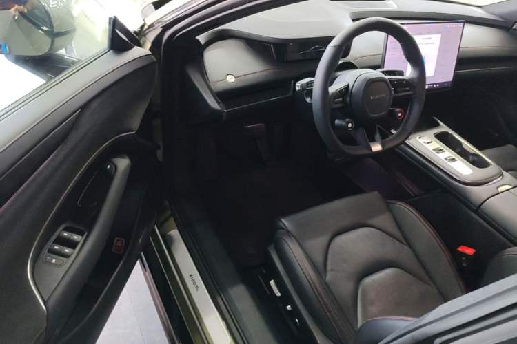 Used Xiaomi Auto SU7 2024 Rear-Drive Long-Range Intelligent Driving Version Driver Seat