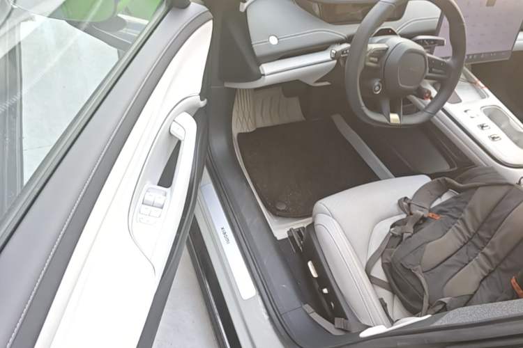 Used Xiaomi Auto SU7 2024 Rear-Drive Long-Range Intelligent Driving Version Driver Seat