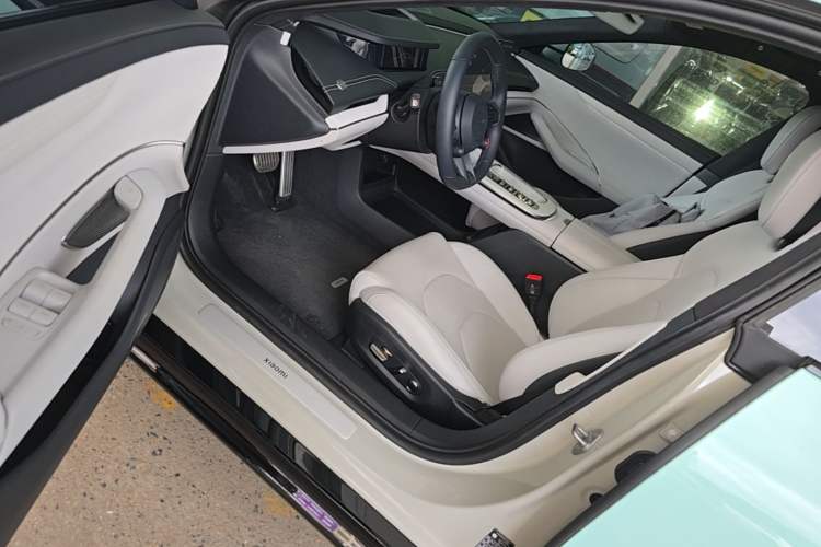 Used Xiaomi Auto SU7 2024 Four-Wheel Drive Ultra-Long Range Advanced Intelligent Driving Max Edition Driver Seat