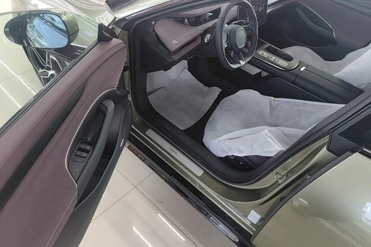Used Xiaomi Auto SU7 2024 Rear-Drive Long-Range Intelligent Driving Version Driver Seat