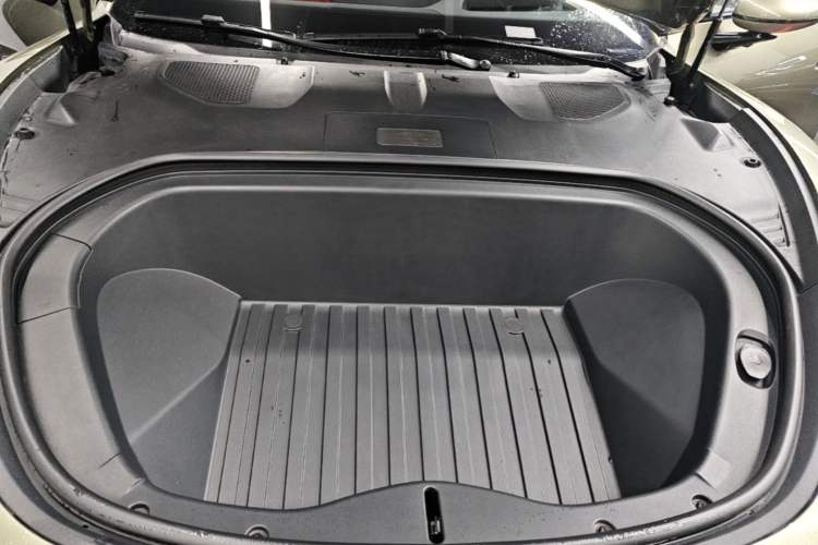 Used Xiaomi Auto SU7 2024 Four-Wheel Drive Ultra-Long Range Advanced Intelligent Driving Max Edition Engine Bay