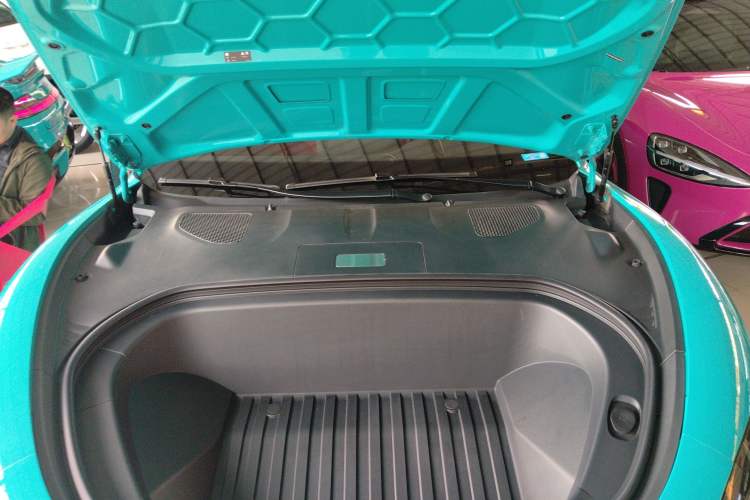 Used Xiaomi Auto SU7 2024 Rear-Drive Ultra-Long Range Advanced Pro-Level Intelligent Driving Version Engine Bay