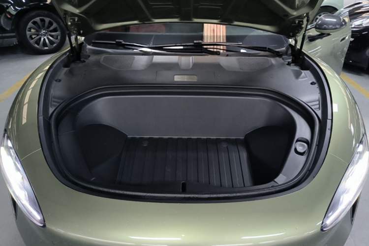 Used Xiaomi Auto SU7 2024 Rear-Drive Long-Range Intelligent Driving Version Engine Bay