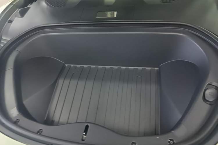 Used Xiaomi Auto SU7 2024 Four-Wheel Drive Ultra-Long Range Advanced Intelligent Driving Max Edition Engine Bay