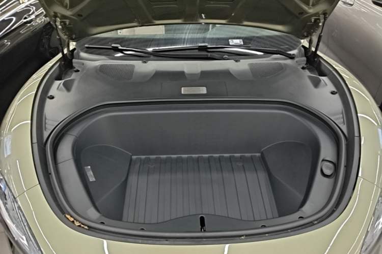 Used Xiaomi Auto SU7 2024 Rear-Drive Ultra-Long Range Advanced Pro-Level Intelligent Driving Version Engine Bay