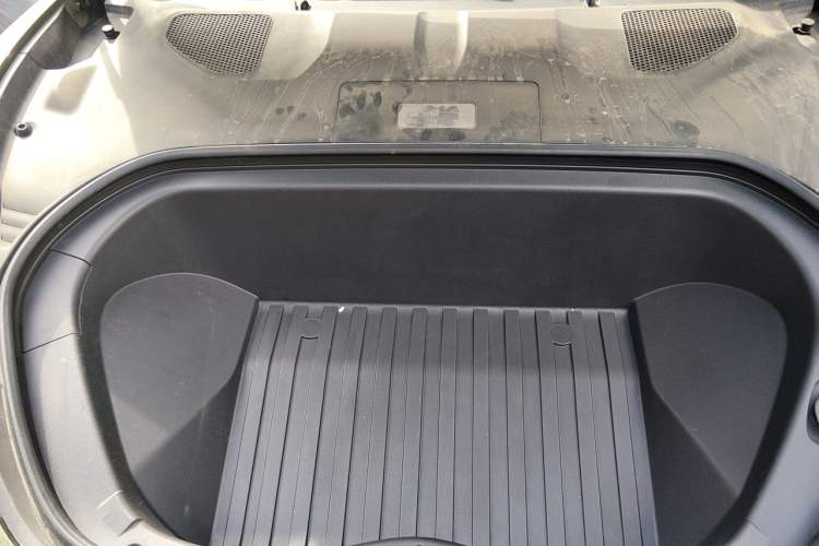 Used Xiaomi Auto SU7 2024 Rear-Drive Ultra-Long Range Advanced Pro-Level Intelligent Driving Version Engine Bay
