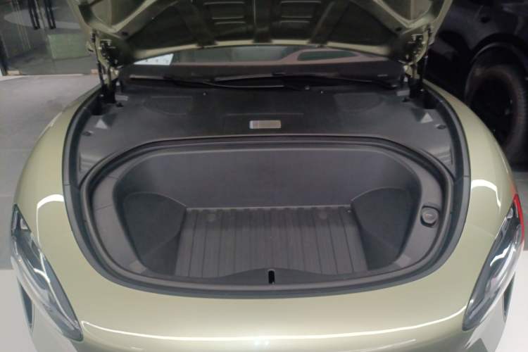 Used Xiaomi Auto SU7 2024 Four-Wheel Drive Ultra-Long Range Advanced Intelligent Driving Max Edition Engine Bay