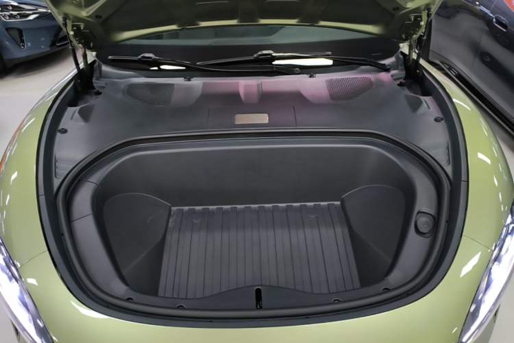 Used Xiaomi Auto SU7 2024 Rear-Drive Long-Range Intelligent Driving Version Engine Bay