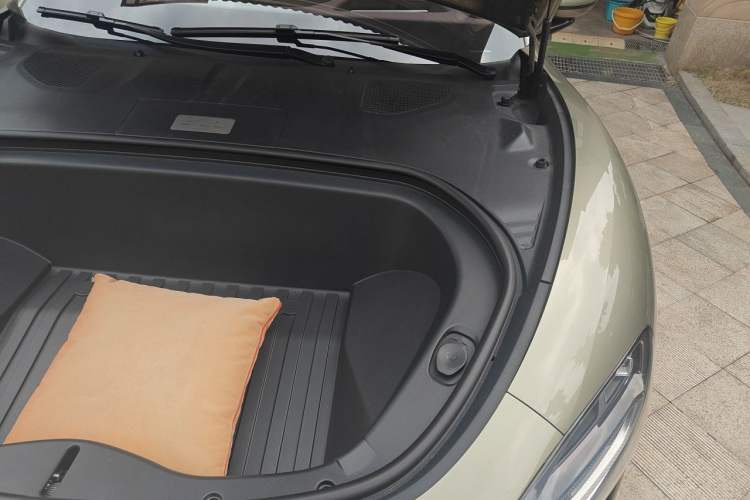 Used Xiaomi Auto SU7 2024 Four-Wheel Drive Ultra-Long Range Advanced Intelligent Driving Max Edition Engine Bay Left
