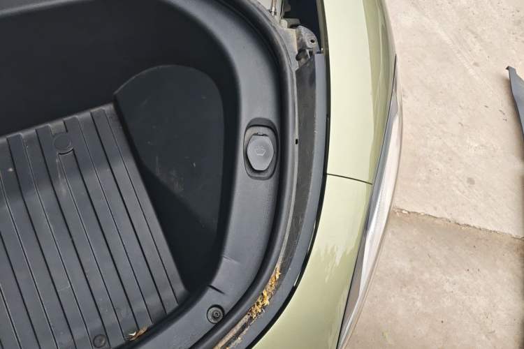 Used Xiaomi Auto SU7 2024 Four-Wheel Drive Ultra-Long Range Advanced Intelligent Driving Max Edition Engine Bay Left