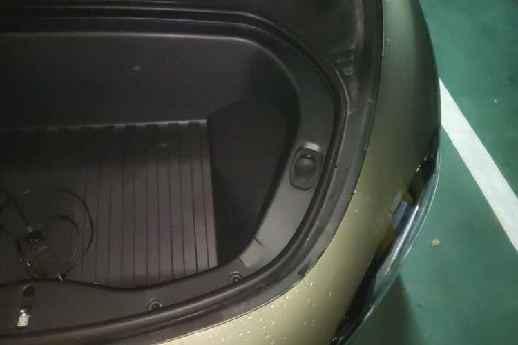 Used Xiaomi Auto SU7 2024 Rear-Drive Long-Range Intelligent Driving Version Engine Bay Left