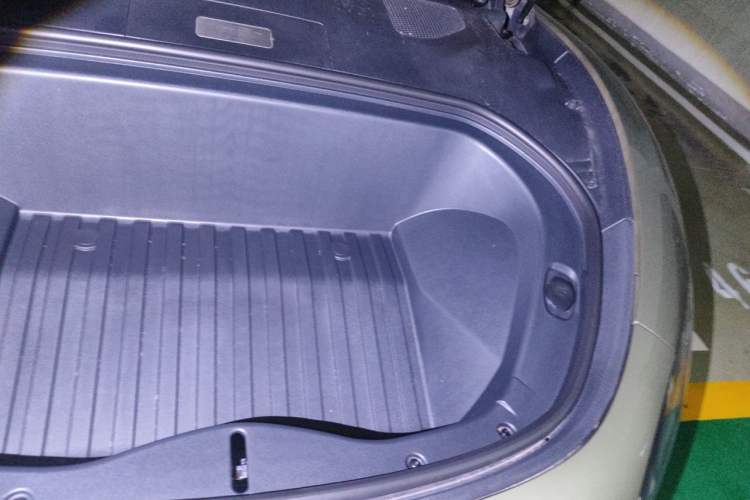 Used Xiaomi Auto SU7 2024 Rear-Drive Long-Range Intelligent Driving Version Engine Bay Left