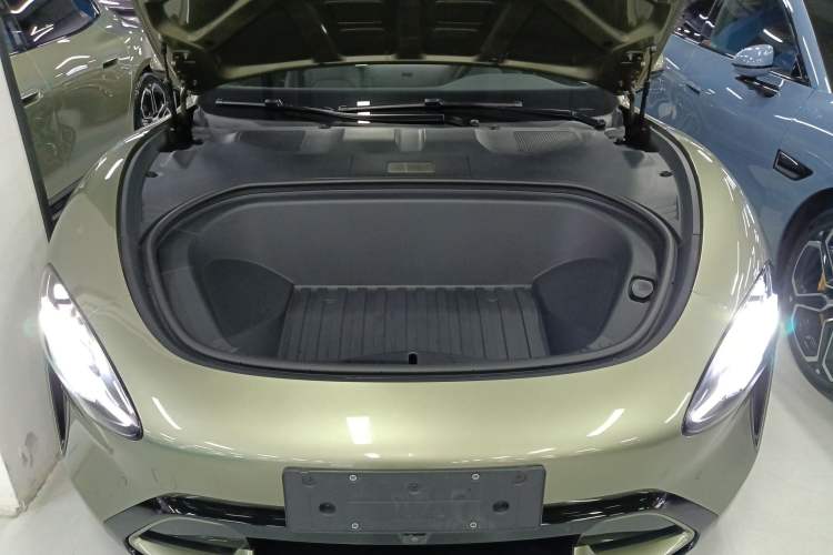 Used Xiaomi Auto SU7 2024 Rear-Drive Long-Range Intelligent Driving Version Engine Bay