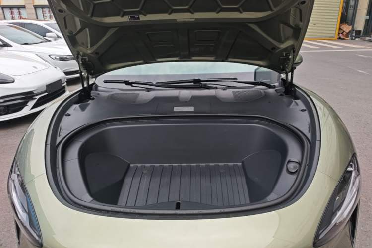 Used Xiaomi Auto SU7 2024 Rear-Drive Long-Range Intelligent Driving Version Engine Bay