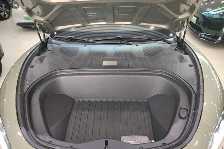 Used Xiaomi Auto SU7 2024 Rear-Drive Long-Range Intelligent Driving Version Engine Bay