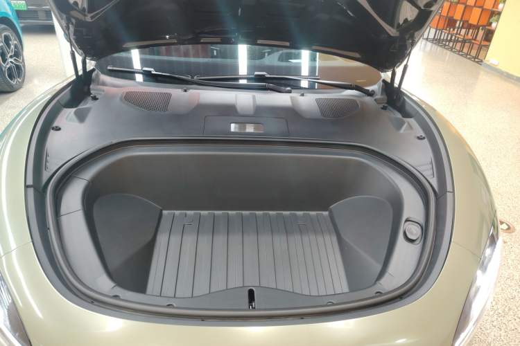 Used Xiaomi Auto SU7 2024 Four-Wheel Drive Ultra-Long Range Advanced Intelligent Driving Max Edition Engine Bay