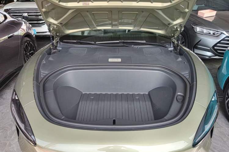 Used Xiaomi Auto SU7 2024 Four-Wheel Drive Ultra-Long Range Advanced Intelligent Driving Max Edition Engine Bay