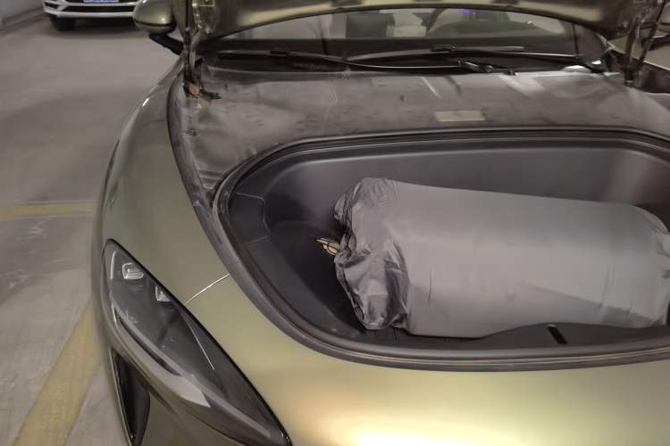 Used Xiaomi Auto SU7 2024 Four-Wheel Drive Ultra-Long Range Advanced Intelligent Driving Max Edition Engine Bay Right