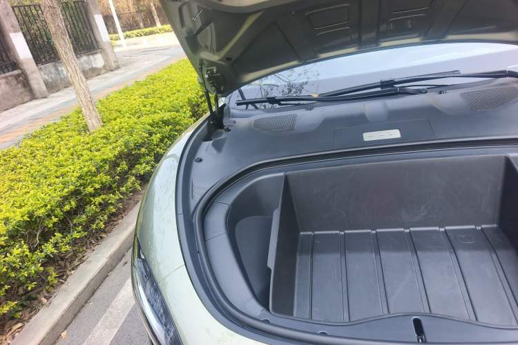 Used Xiaomi Auto SU7 2024 Four-Wheel Drive Ultra-Long Range Advanced Intelligent Driving Max Edition Engine Bay Right