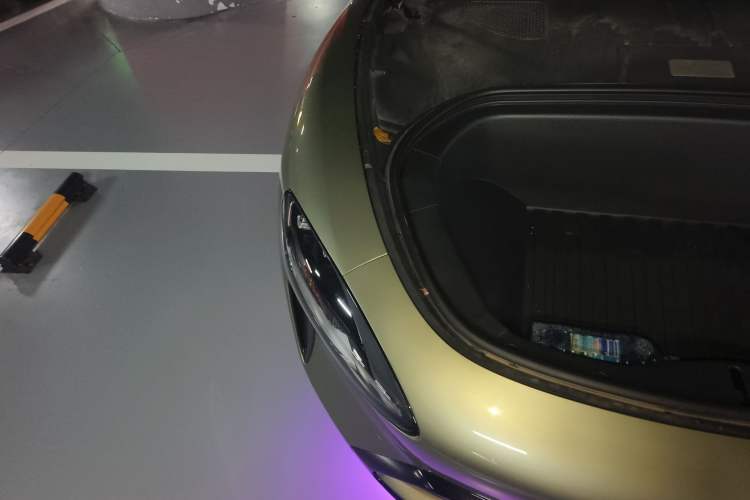 Used Xiaomi Auto SU7 2024 Four-Wheel Drive Ultra-Long Range Advanced Intelligent Driving Max Edition Engine Bay Right