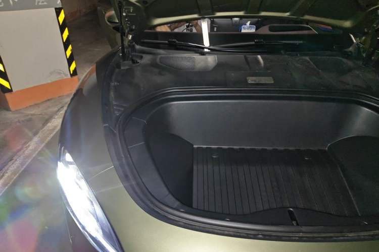 Used Xiaomi Auto SU7 2024 Four-Wheel Drive Ultra-Long Range Advanced Intelligent Driving Max Edition Engine Bay Right